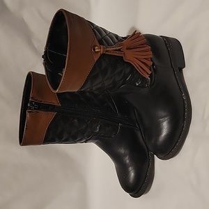 Girls boots